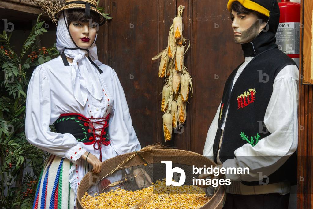 Traditional canary dresses and customs in Casa de los Balcones museum, historic building, built in 1692 in La Orotava Tenerife Island Canary Islands Spain (photo)