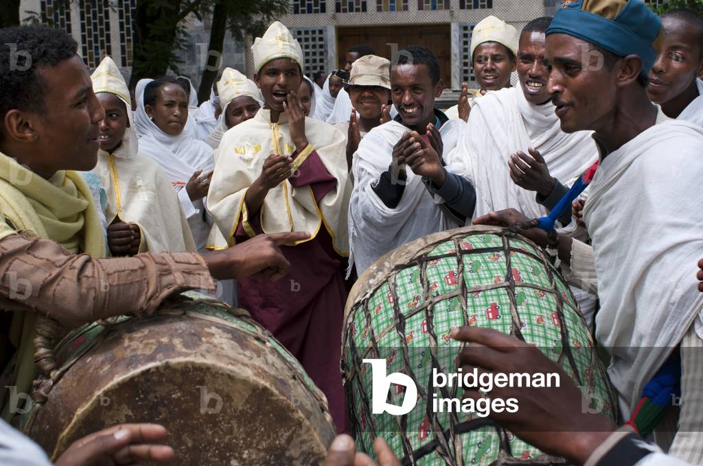 Wedding in St Mary of Zion church, Aksum, Ethiopia (photo)