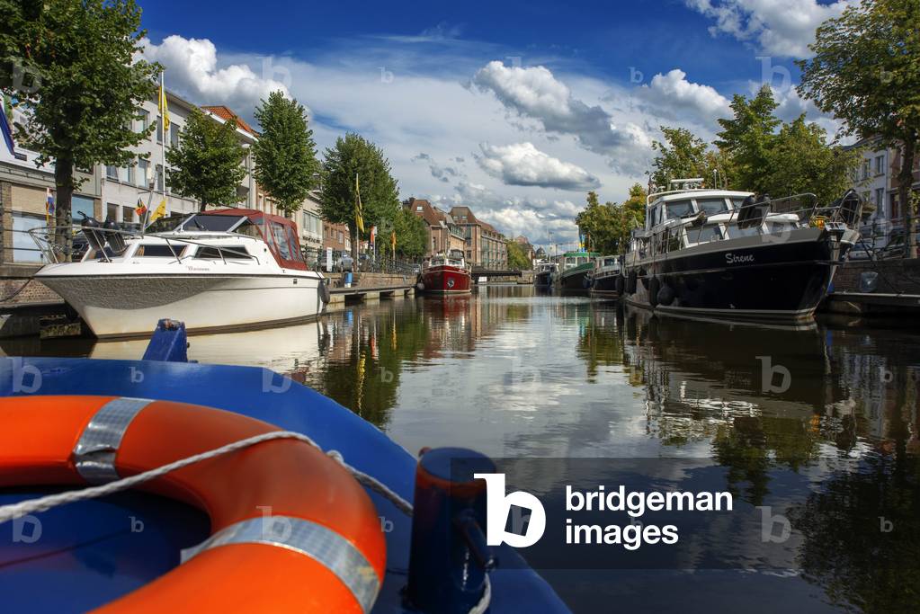 Boat trip in the Dijle River, Mechelen, Belgium. Romantic houses facade (photo)