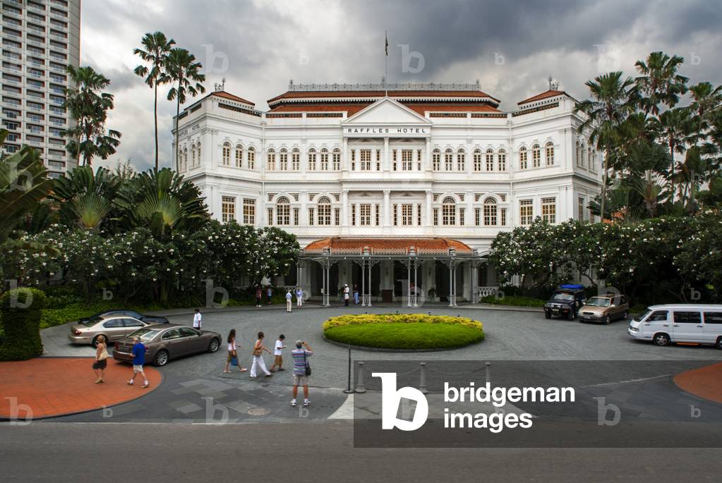 Raffles Hotel front view, Singapore  (photo)