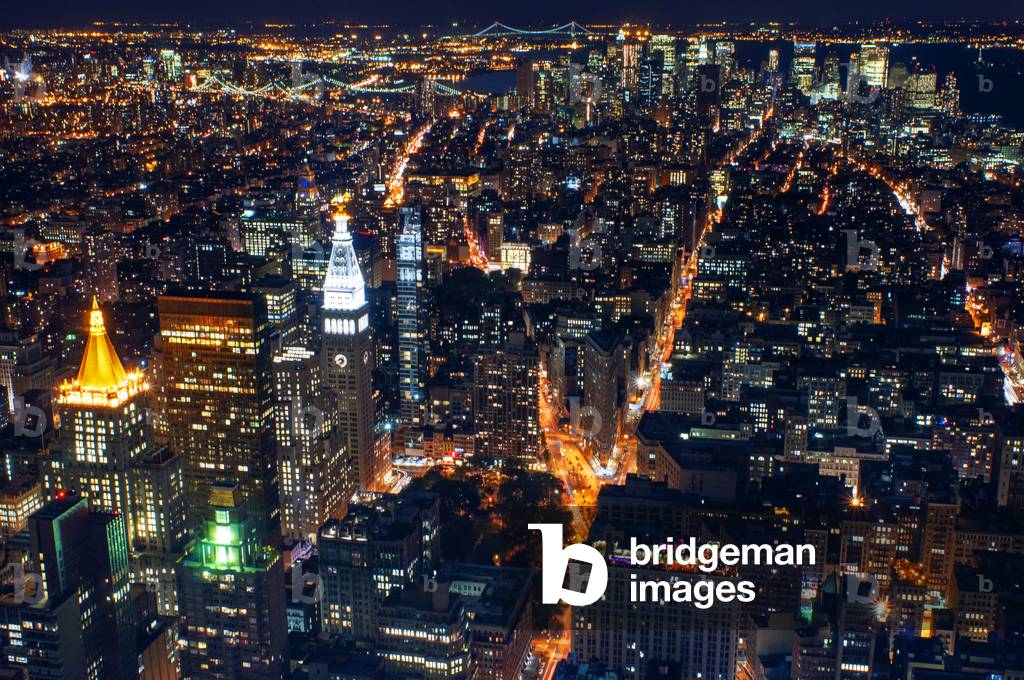 Aerial views of Union Square & Gramercy & Flatiron District, The importance of building in the area, has to be called to this district , Flatiron district, It has a unique situation due to the triangular shape of the plot , The tip portion of the building is only 2 meters wide, Due to its peculiar shape , has been compared to a ship sailing down Broadway, Aerial view  from the Empire State building, 2020 (photo)