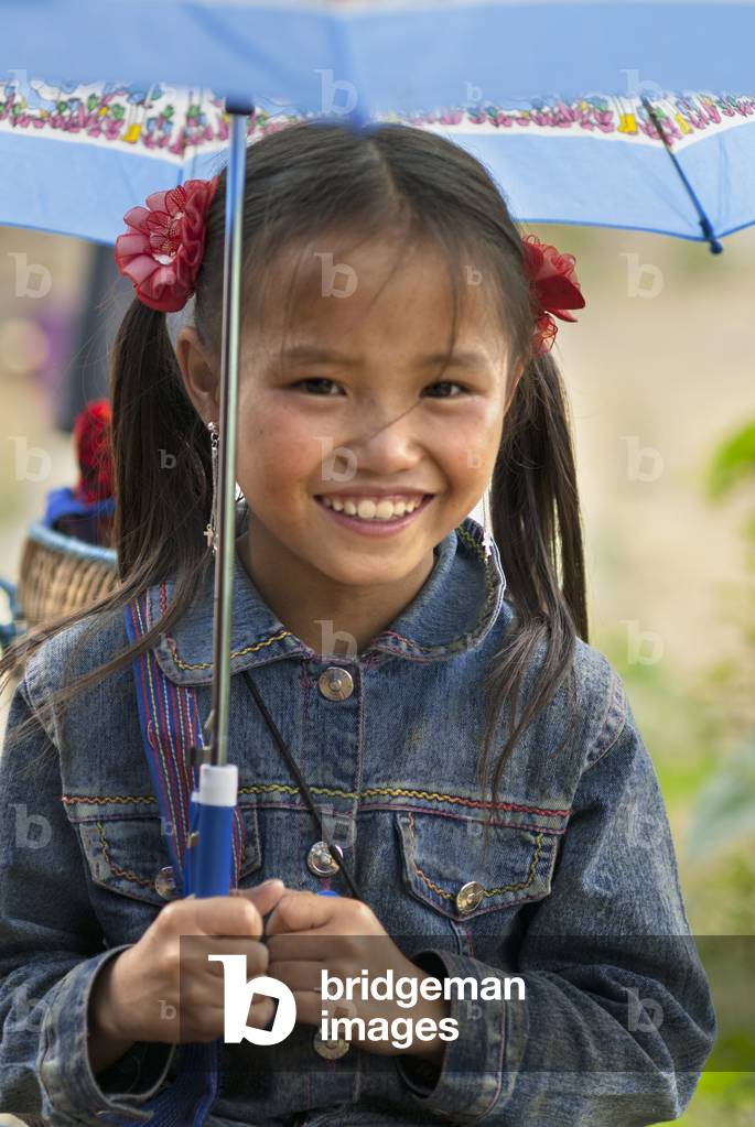 Portrait of a Hmong girl at the village of Lao Chai, Vietnam (photo)
