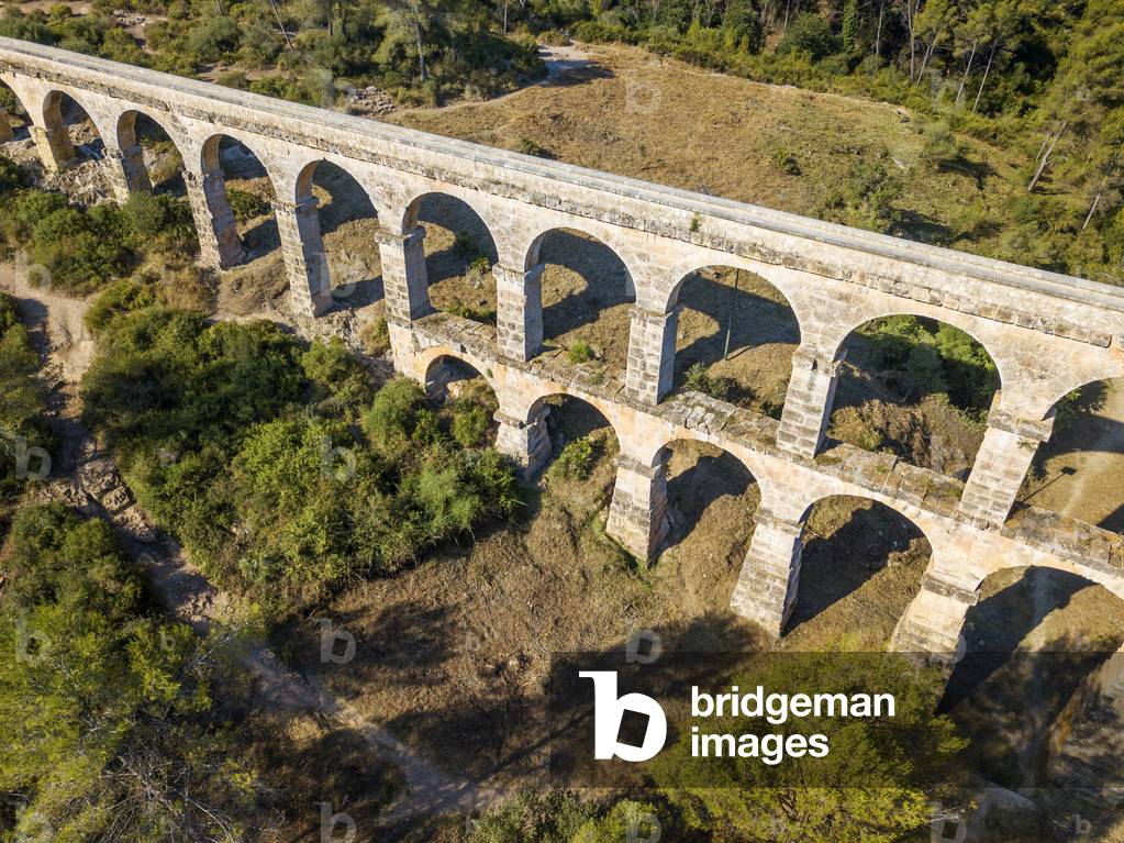 Aerial view of Ancient roman bridge aqueduct , TARRAGONA, 2021 (photo)
