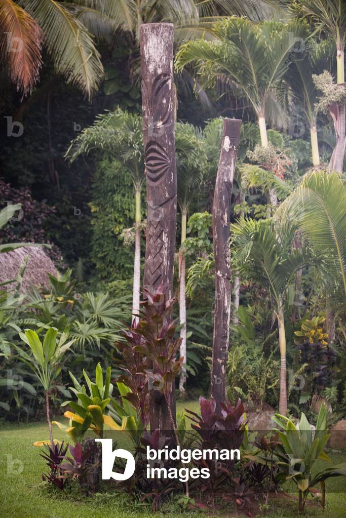 Tattom in Cultural Village show, Rarotonga Island, Cook Island, Polynesia (photo)