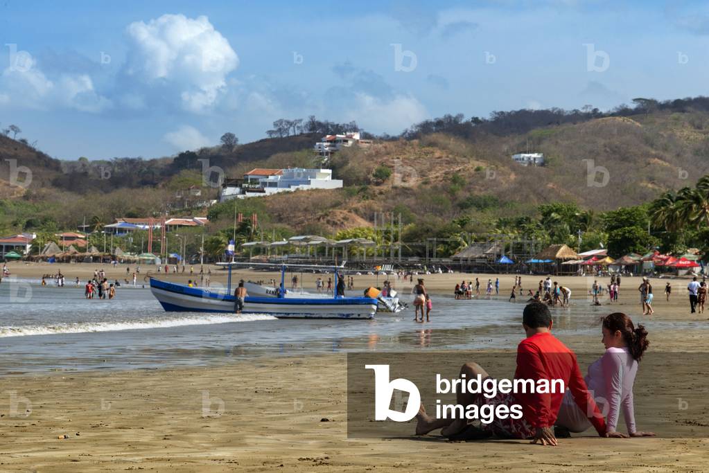 Tourists in Playa San Juan del Sur beach Nicaragua, Central America, America (photo)