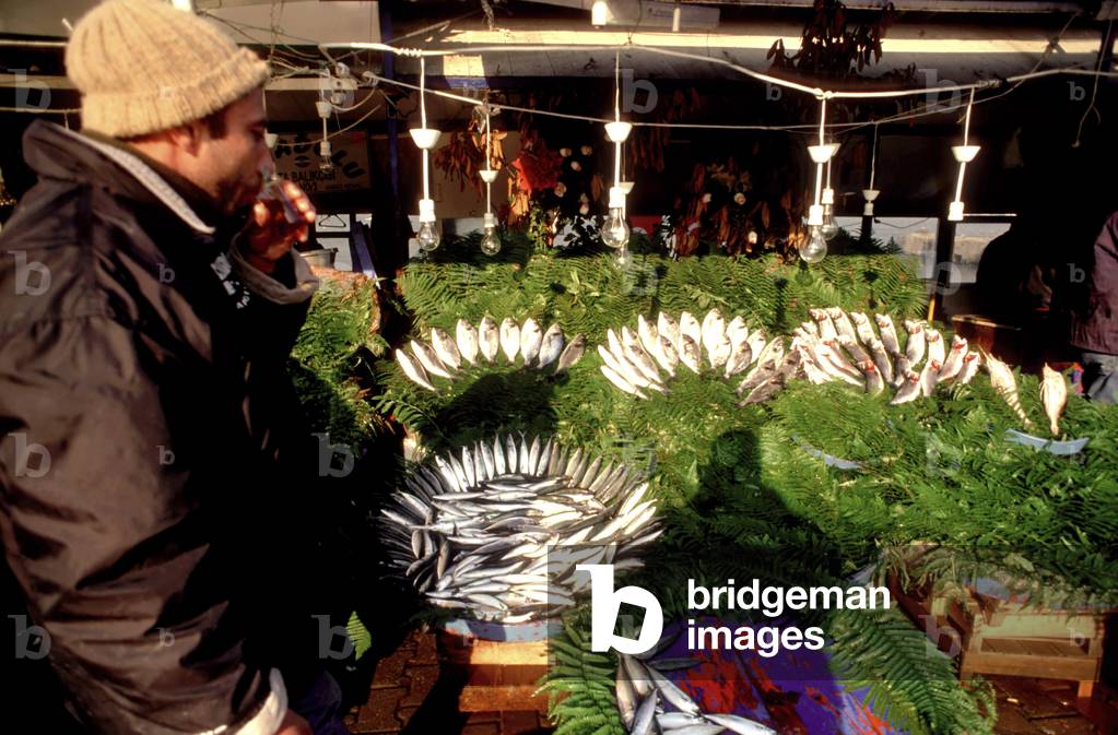 At the fish market in Uskudar on the Asian side of Istanbul, Turkey (photo)