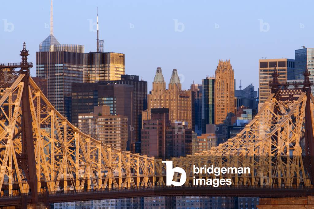 Queensboro Bridge, Manhattan skyline viewed from Queens, New York, USA (photo)
