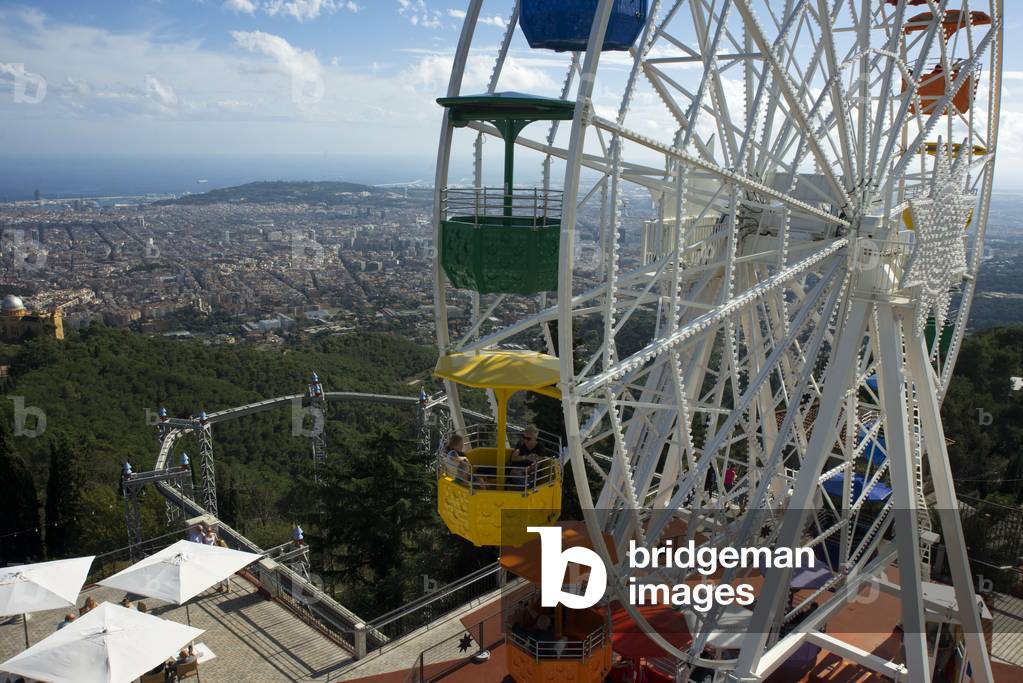 Ferris wheel at Tibidabo amusement park, Barcelona, Catalonia, Spain (photo)