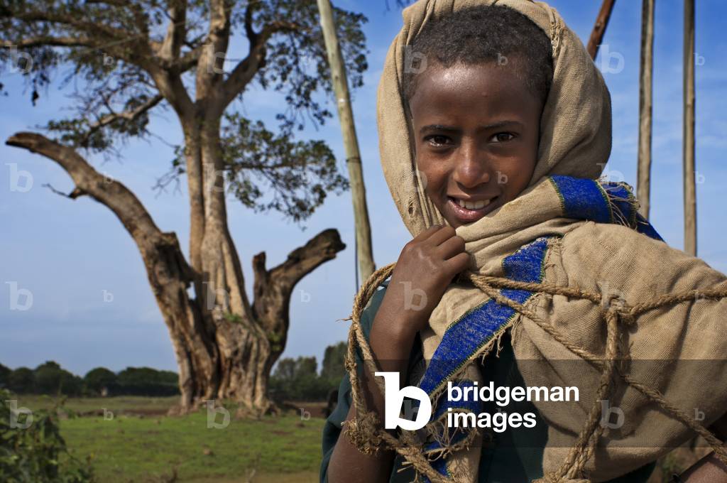 Portrait of a teenager near Bahir Dar airport, Ethiopia (photo)