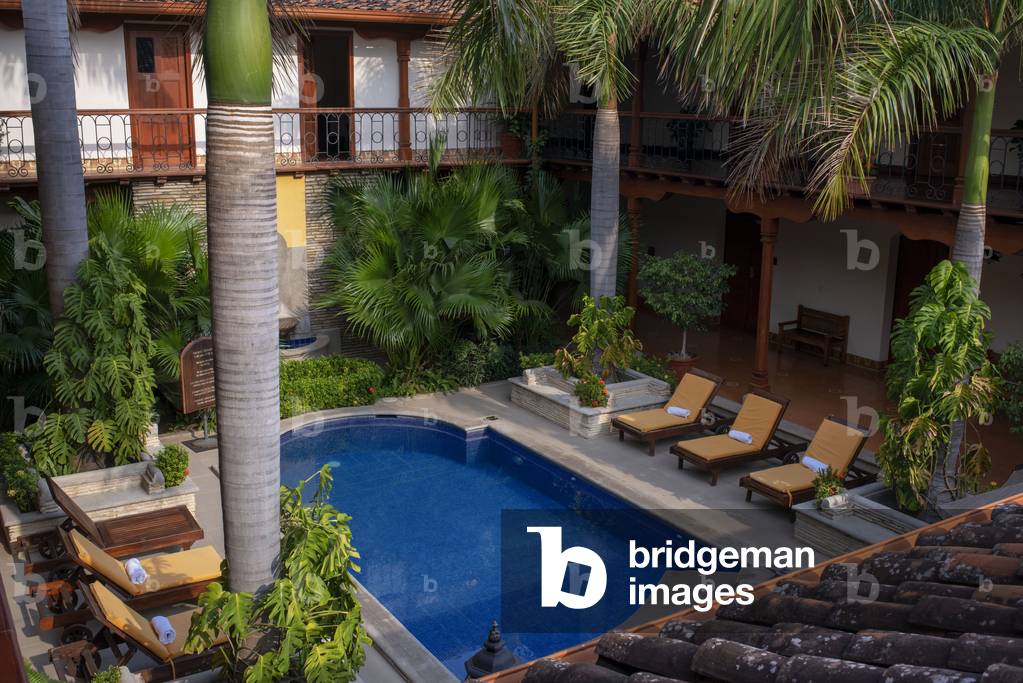 Swimming pool in the Hotel Colonial in the Spanish colonial city of Granada, Nicaragua, America (photo)