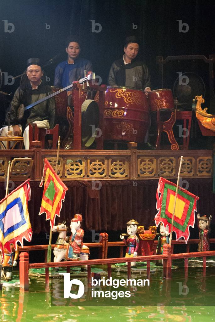 Puppeteers, Thang Long Water Puppet Theater, Hanoi, North Vietnam, Vietnam (photo)