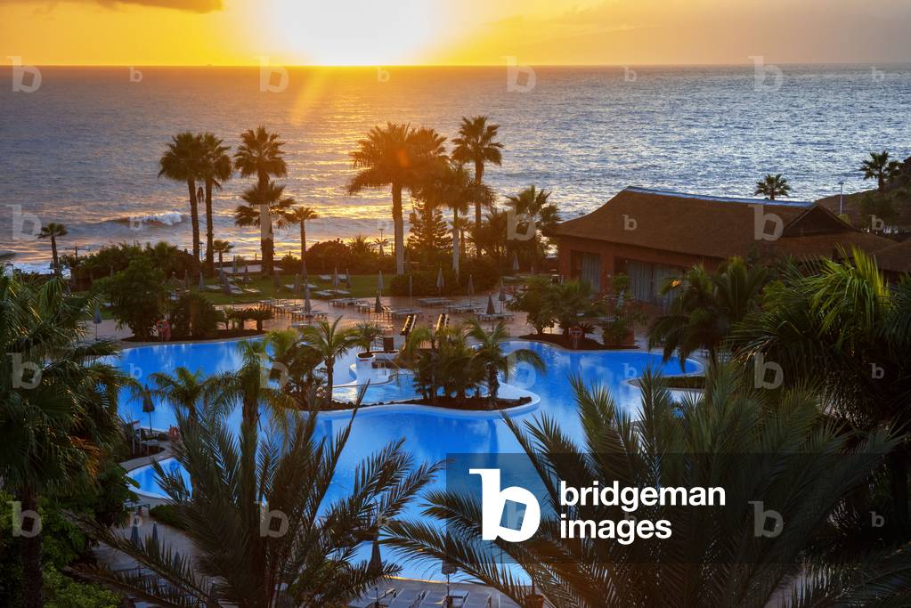 Pool and beach of Sheraton La Caleta Resort & Spa Costa Adeje Tenerife Island, Canary Islands, Spain (photo)