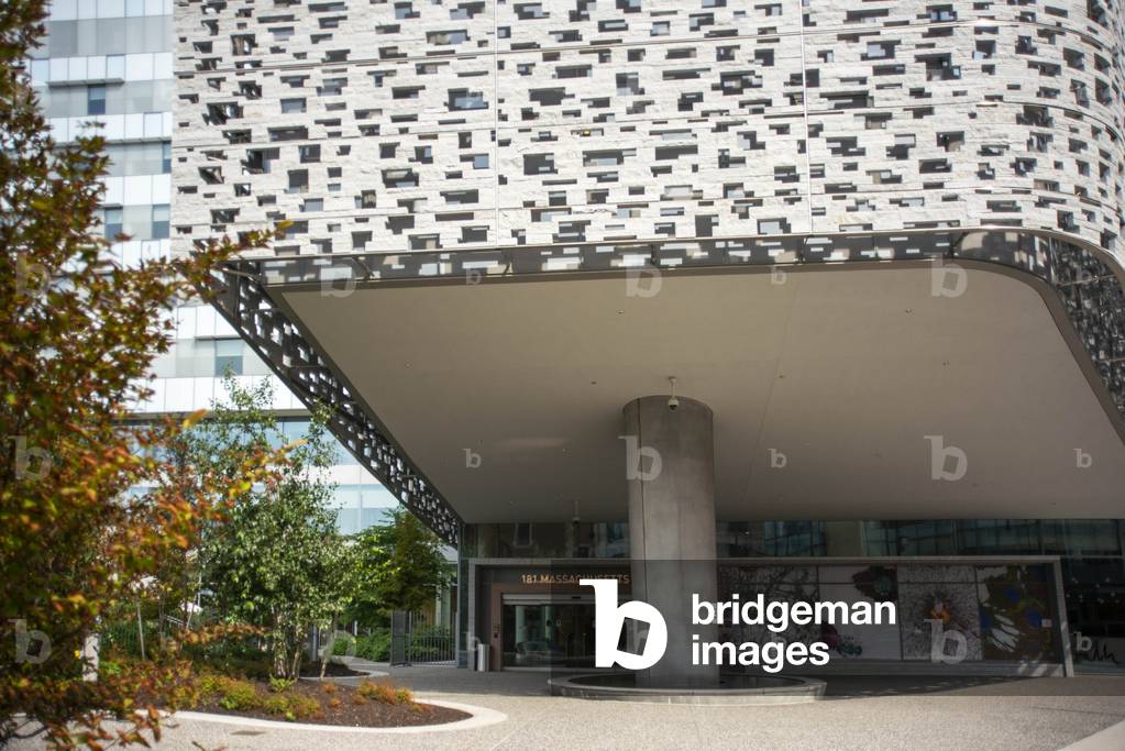 Novartis building, Institutes for BioMedical Research, Cambridge, Boston, USA 2021 (photo)