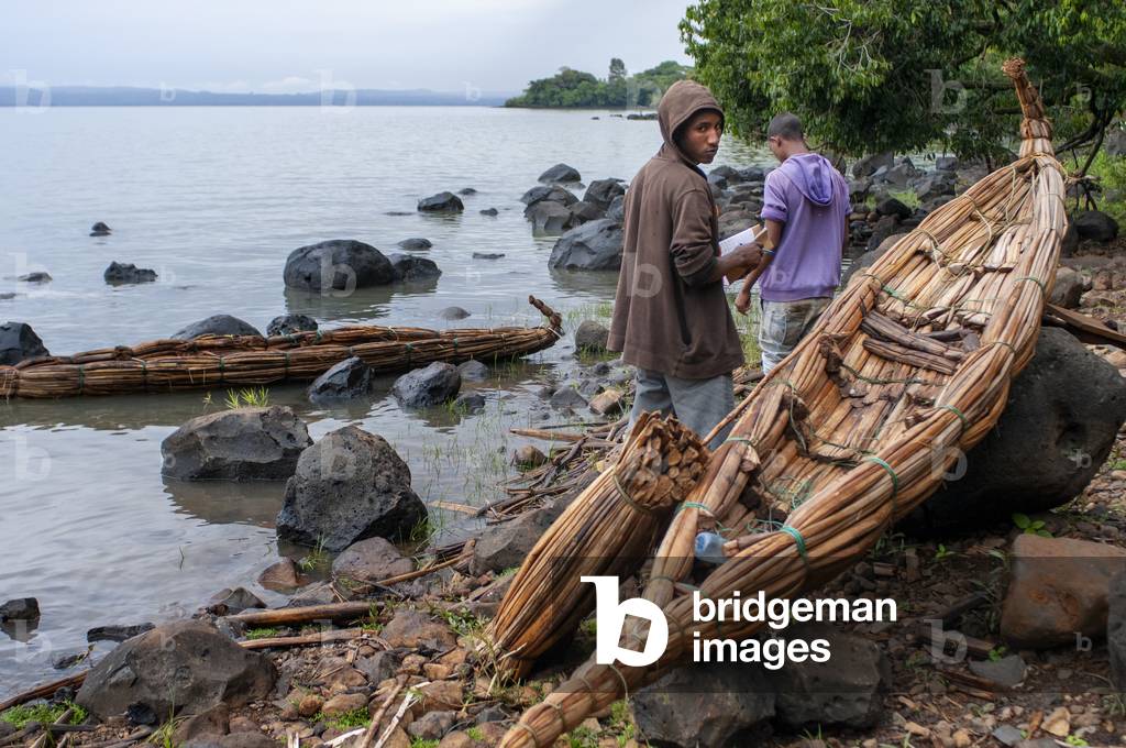 Traditional Tankwas (reed boats) on the banks of Lake Tana, Ethiopia  (photo)