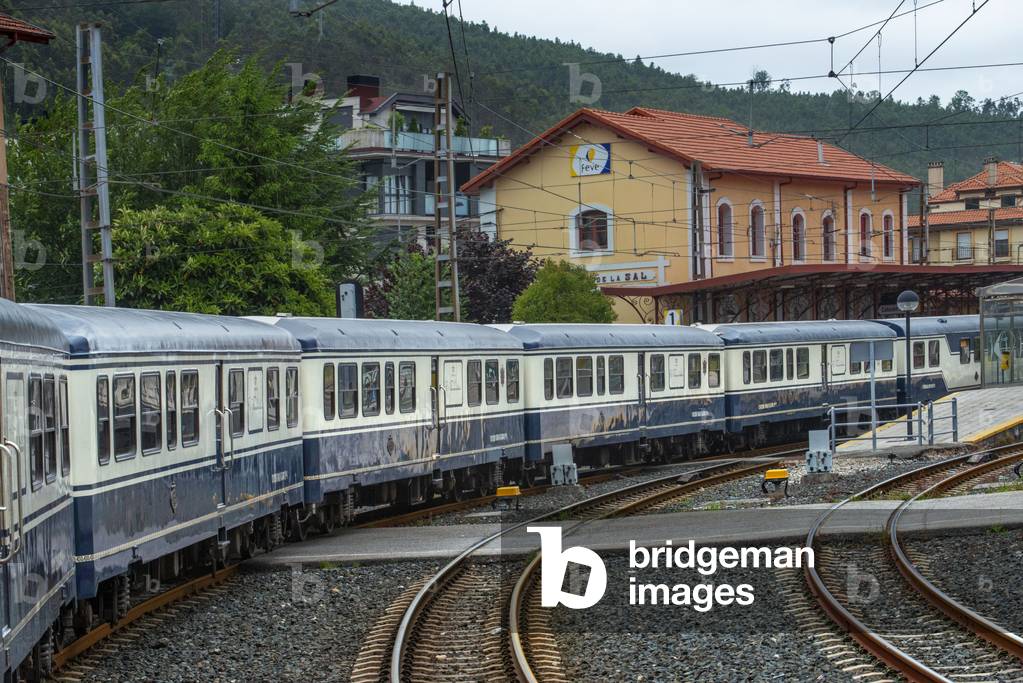 Outside carriages of Transcantabrico Gran Lujo luxury train, NORTH OF SPAIN, 2021 (photo)