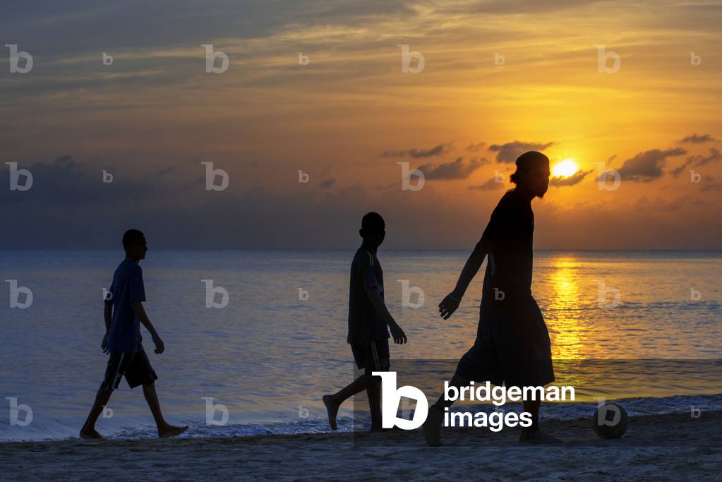 Local people in the beach, Corn Island, Caribbean Sea, Nicaragua, Central America, America (photo)