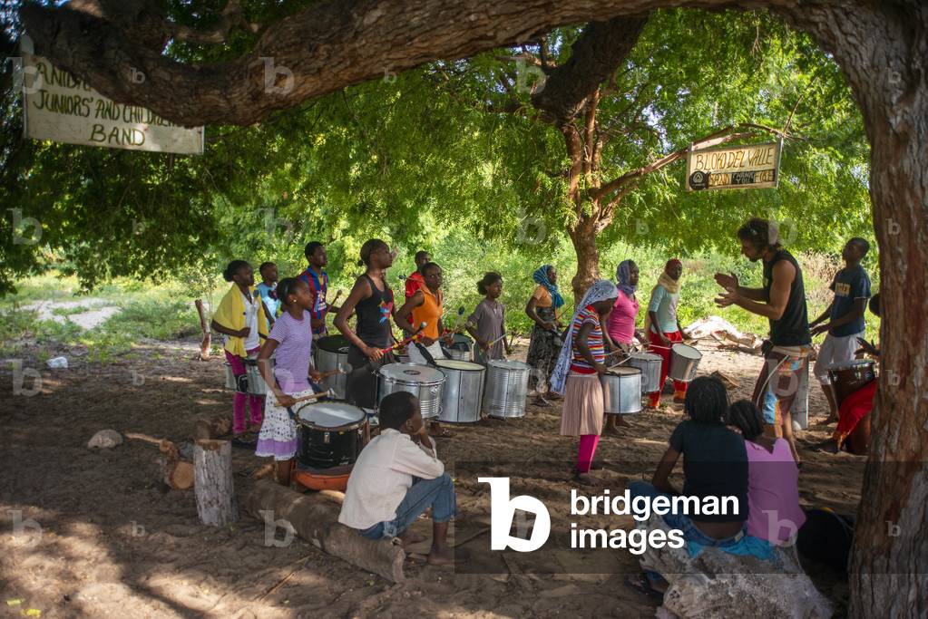 Bloko del Valle music band in Anidan Children’s House NGO in Lamu, Kenya, This NGO is created for kenyan orphaned, abused or homeless children, 2020 (photo)