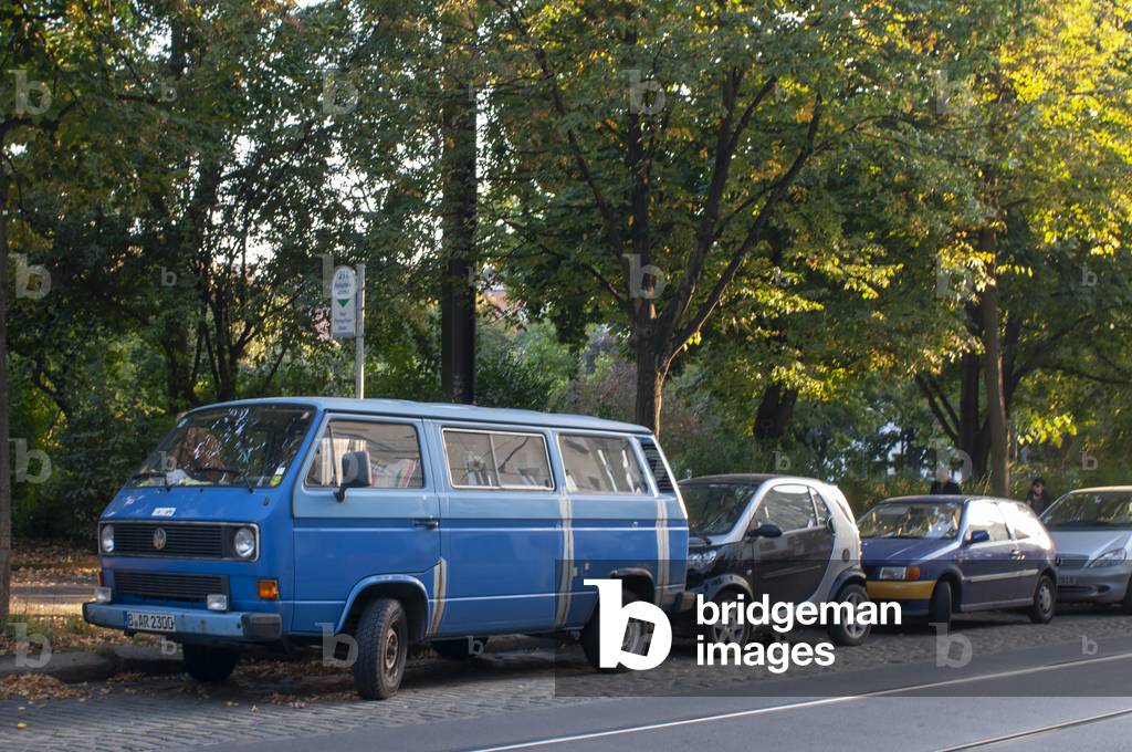 Berlin vintage retro van around Invalidenstrasse street near Berlin Kollwitzplatz in Prenzlauer Berg in, Berlin, Germany (photo)