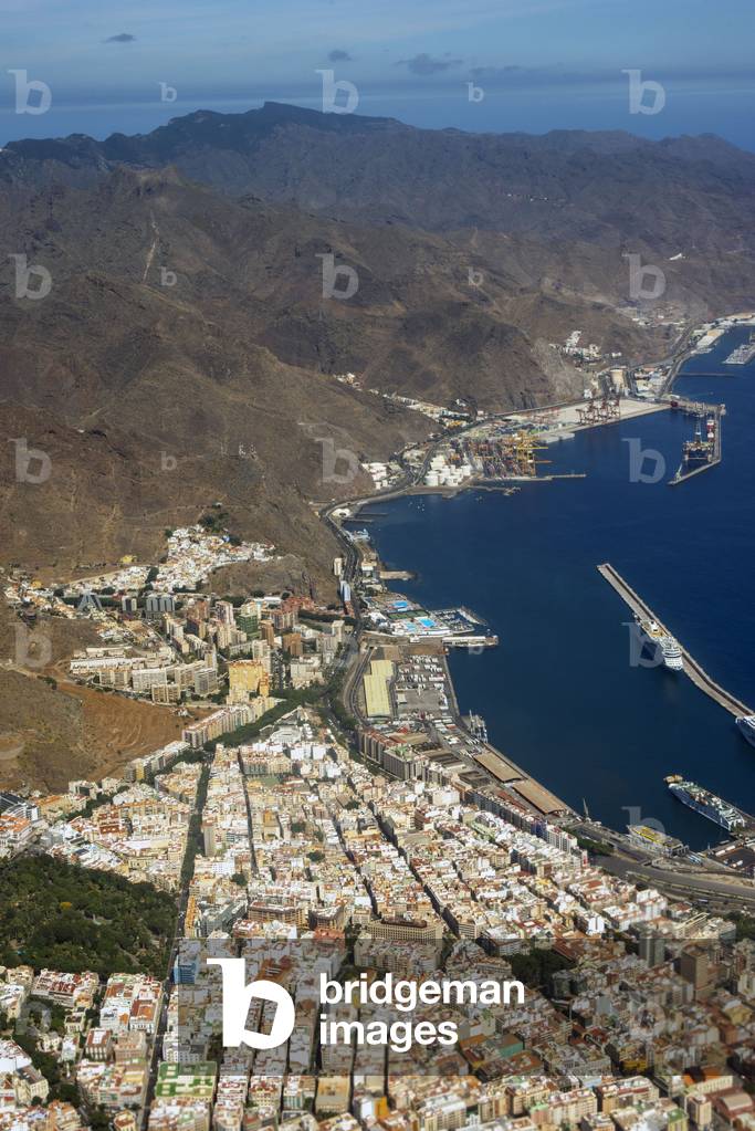 Aerial view of Santa Cruz de Tenerife city and harbour Tenerife Island Canary Islands Spain (photo)