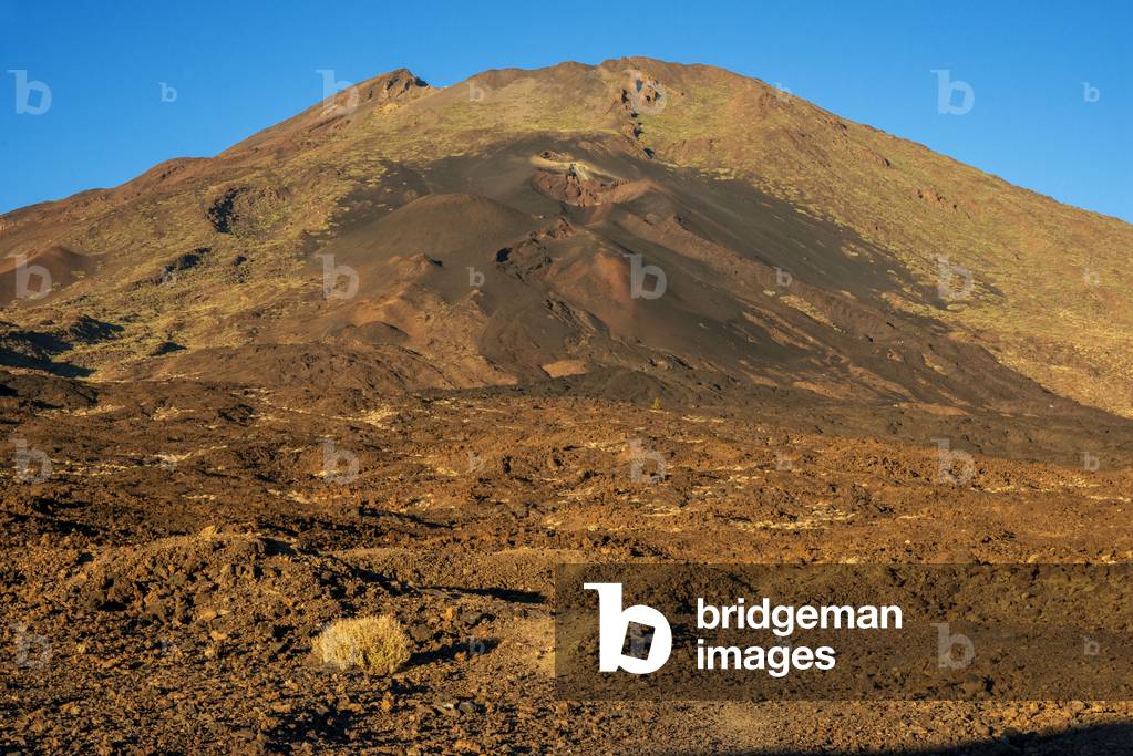 Mountain landscape at Las Canadas, Parque Nacional del Teide, Tenerife, Canary Islands, Spain (photo)