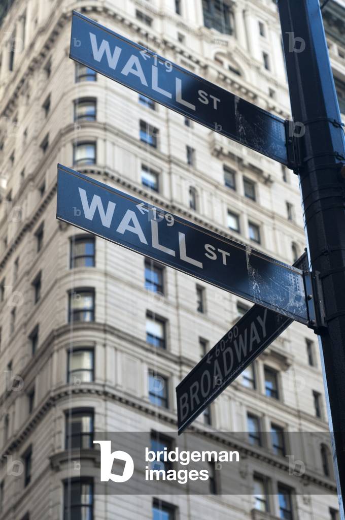 Wall Street sign in front of the New York Stock Exchange (NYSE), Wall Street, Financial District, NYC, New York City, USA (photo)