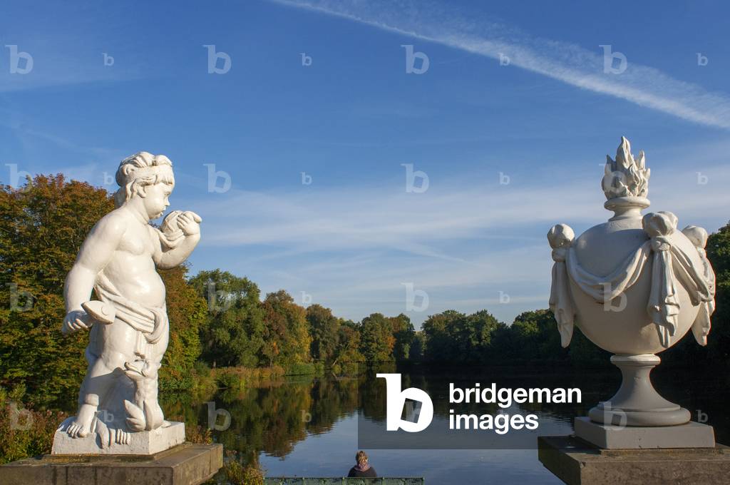 Sculpture beside lake in gardens beside Schlossgarten Cast iron bridges, gardens of Schloss Charlottenburg, early nineteenth century, castings by Prussian State Foundry, Malapine Silesia in, Berlin, Germany (photo)
