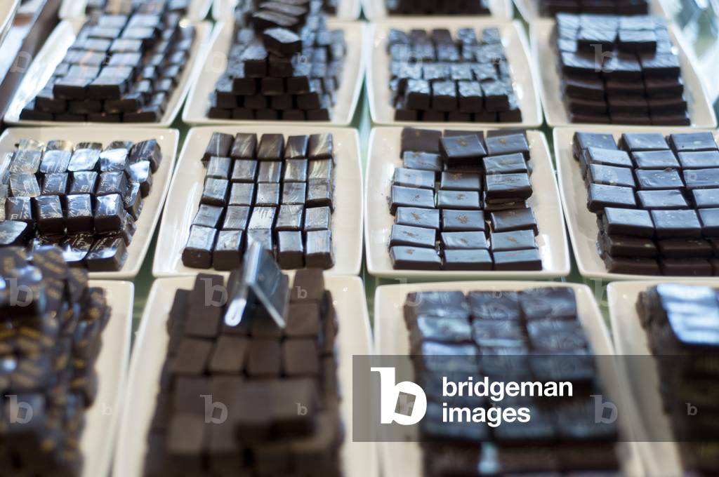 Chocolates at Frederic Blondeel chocolatier shop, Brussels, Belgium (photo)