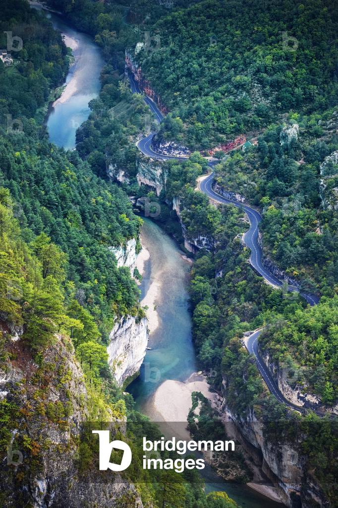 Gorges du Tarn from the Point Sublime Roc des Hourtous, La Malene, Lozere, France, UNESCO World Heritage Site, Grands Causses Regional Natural Park, Lozere, Occitanie, 2020 (photo)