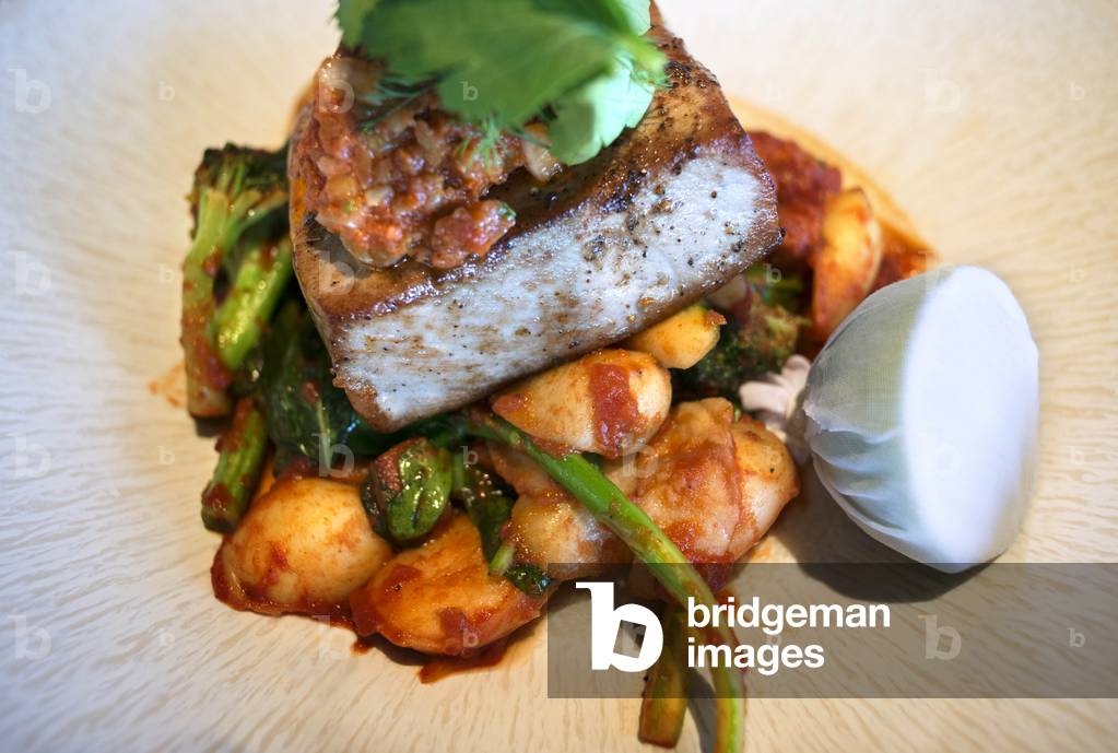 Tuna dish in the restaurant of Six Senses Zil Pasyon luxury hotel. Felicite island Seychelles (photo)