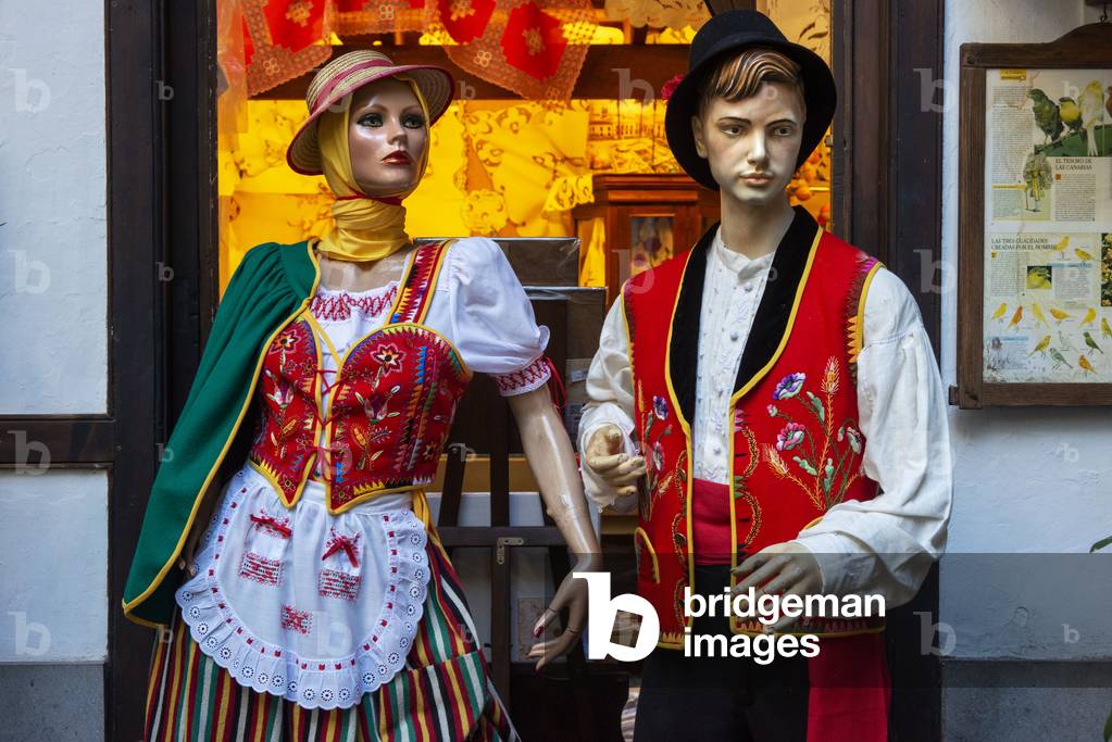 Traditional canary dresses and customs in Casa de los Balcones museum, historic building, built in 1692 in La Orotava Tenerife Island Canary Islands Spain (photo)
