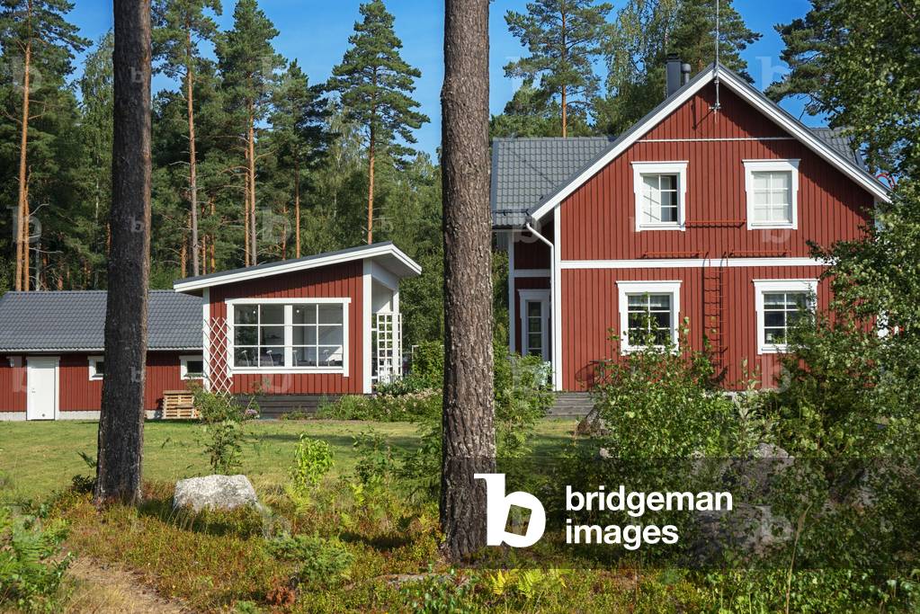 Typical wooden house in in Nagu village, Turku, 2021 (photo)