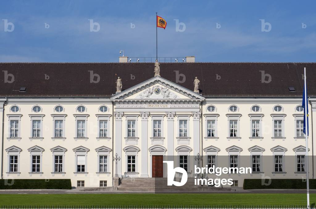 Main entrance, Bellevue Palace, residence of the German Federal President, Schloss Bellevue, Berlin, Germany  (photo)