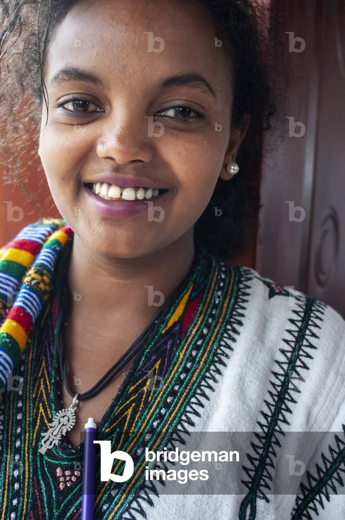 Nice girl in the Street scene in Gondar city, Ethiopia (photo)