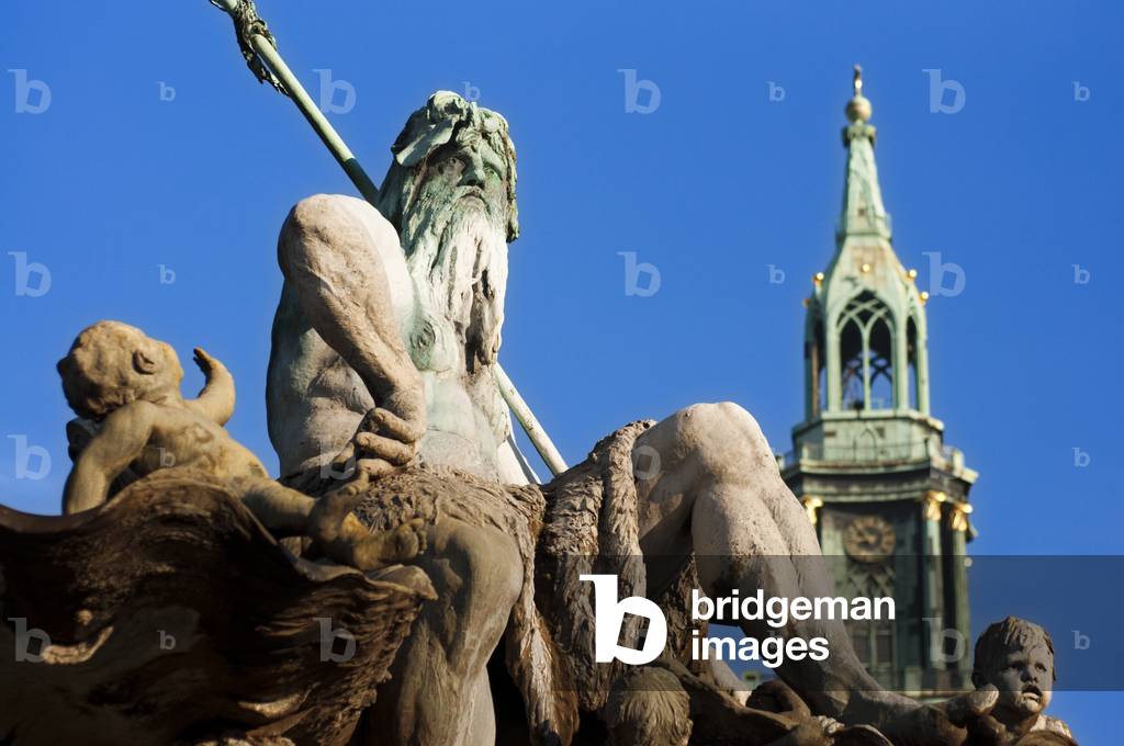 Neptunbrunnen Fountain, Marienkirche Church in the back, Alexanderplatz Square, Berlin-Mitte, Germany 2013 (photo)