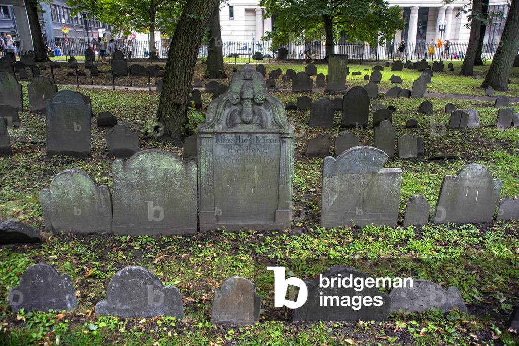 Rows of 18th century tombstones, King's Chapel cemetery, Boston, USA 2021 (photo)