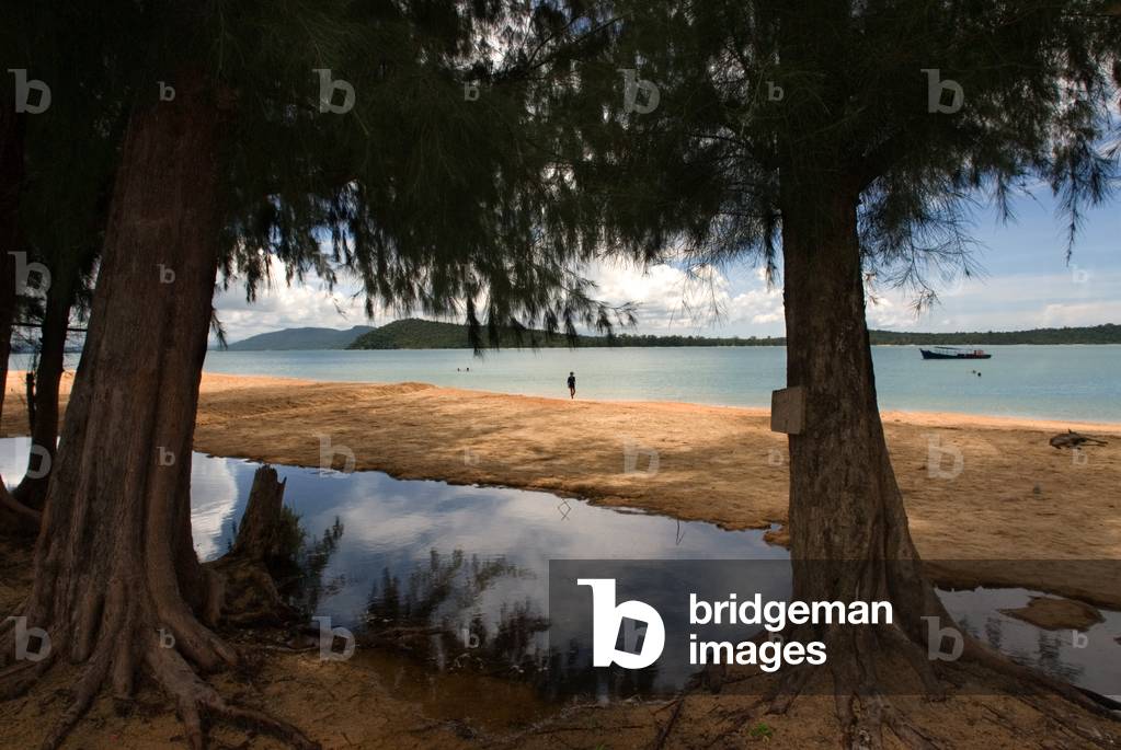Beach, Koh Russei Island, Cambodia (photo)