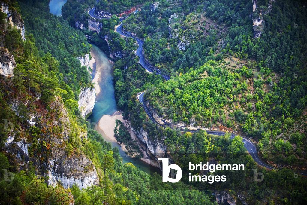 Gorges du Tarn from the Point Sublime Roc des Hourtous, La Malene, Lozere, France, UNESCO World Heritage Site, Grands Causses Regional Natural Park, Lozere, Occitanie, 2020 (photo)