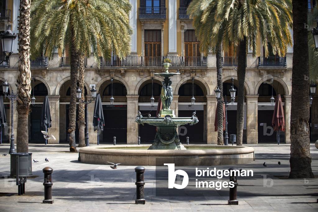 Royal square in Barcelona is deserted due to the total confinement of the population in Spain, Barcelona, Spain, 9th April 2020 (photo)