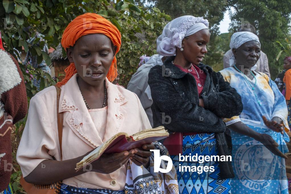 Funeral for the death of a person due to Coronavirus and AIDS in a small village near Kitui city in the Kamba country in Kenya, Africa, 2020 (photo)