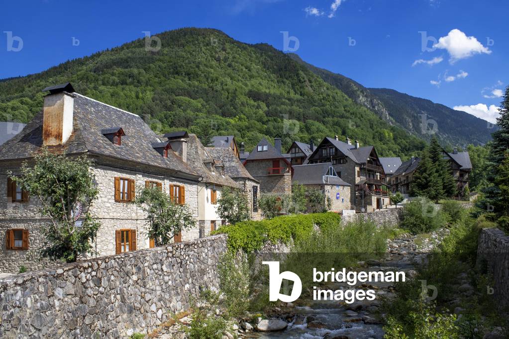 Arties village, Aran Valley, Lleida, 2021 (photo)