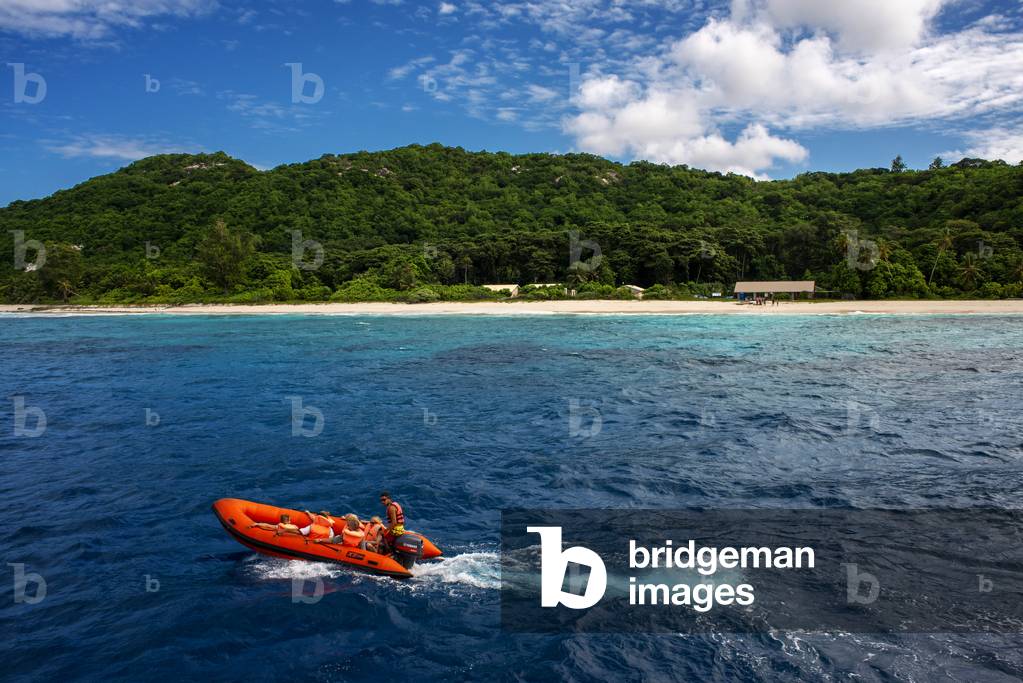 inflatable boat to Ile Aride Island Seychelles Indian Ocean Africa (photo)