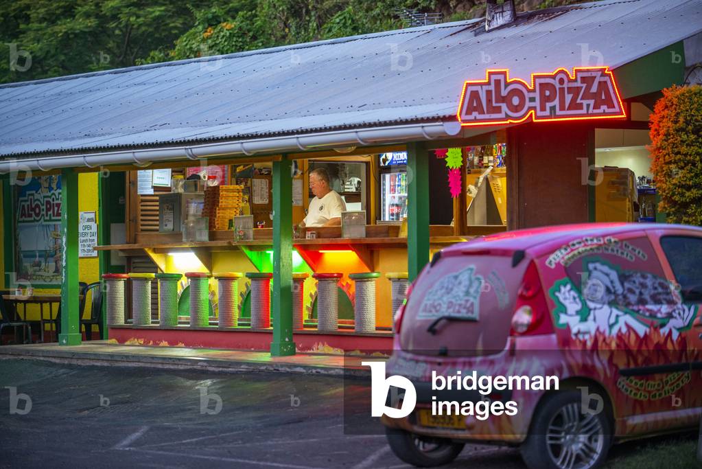 Allo Pizza Pizzeria restaurant in Moorea, French Polynesia, Society Islands, South Pacific, 2020 (photo)