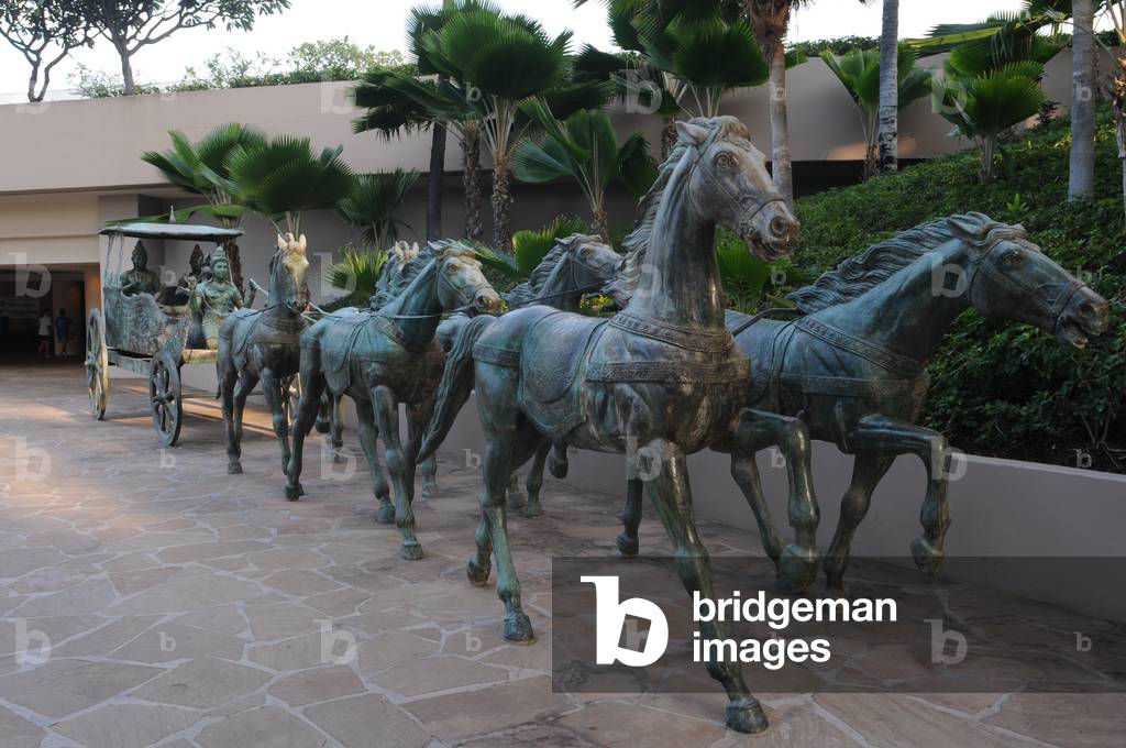 Horse sculptures, Hilton Waikoloa Village, Big Island, Hawaii (photo)