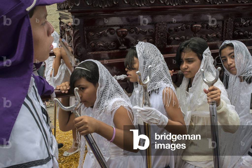 Holy Week processions in Guatemala city, Holy Thursday, Holy Week in Guatemala is celebrated with street expressions of faith , called processions, usually organized by a 