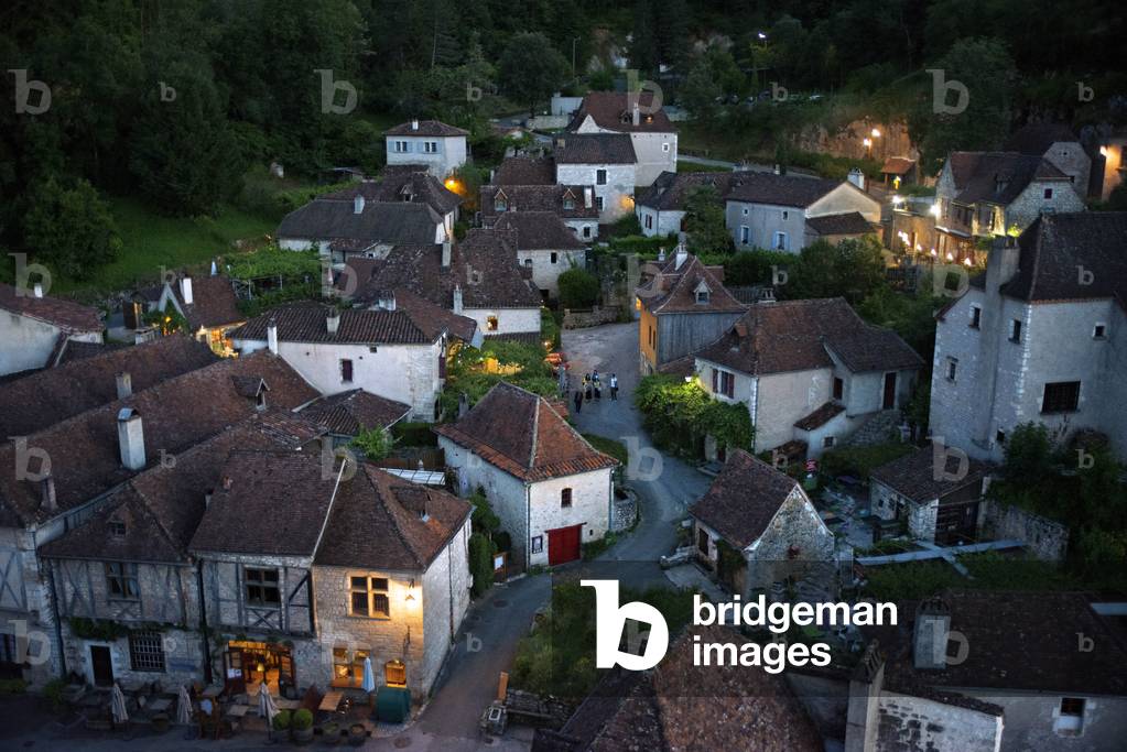 Village of Saint Cirq Lapopie, Midi Pyrenees, Lot, France (photo)