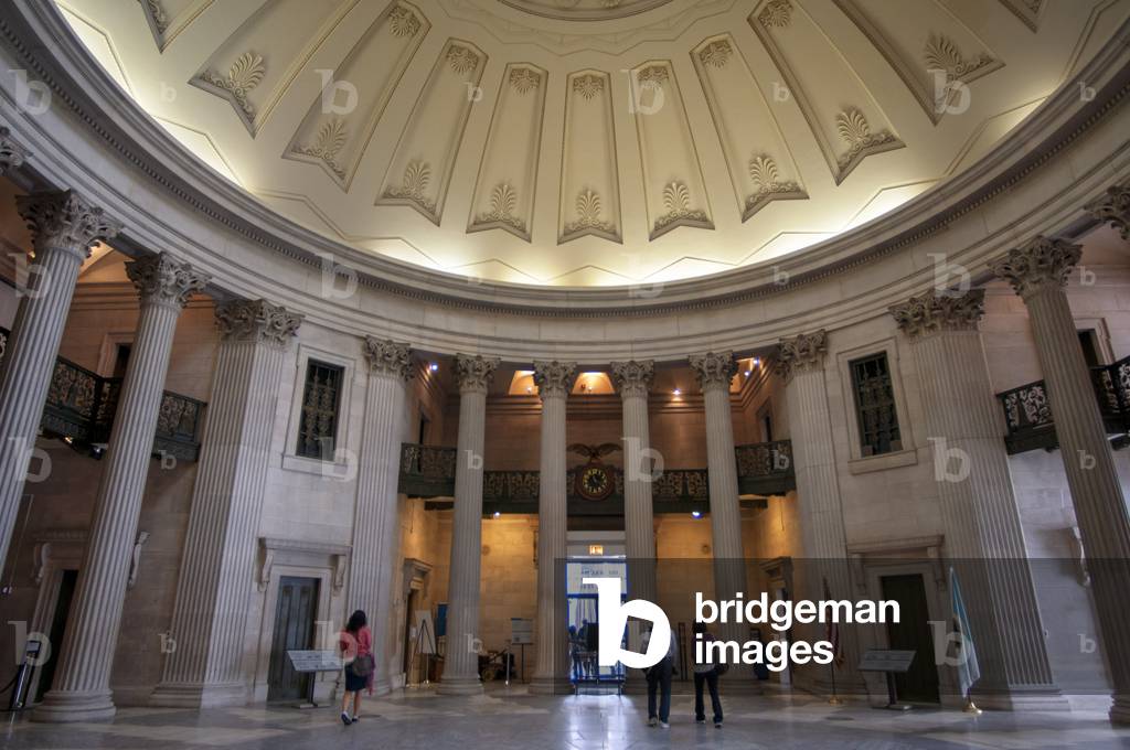 Inside the domed Federal Hall in New York City, site of the first capitol of the United States and later a customs house. USA (photo)