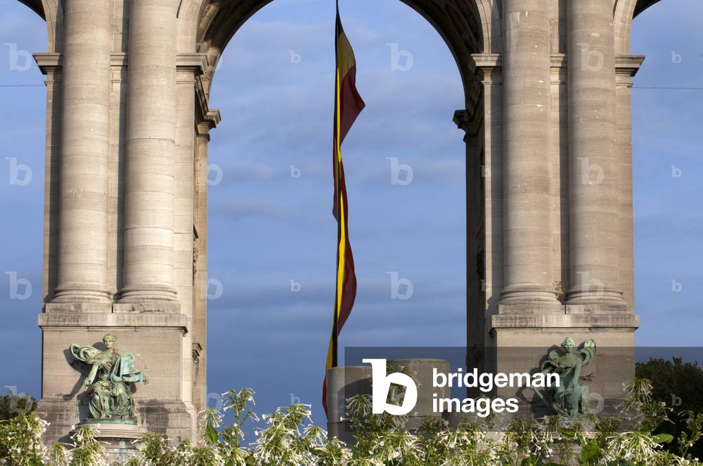 The Triumphal Arch in Cinquantenaire Parc in Brussels, Belgium (photo)