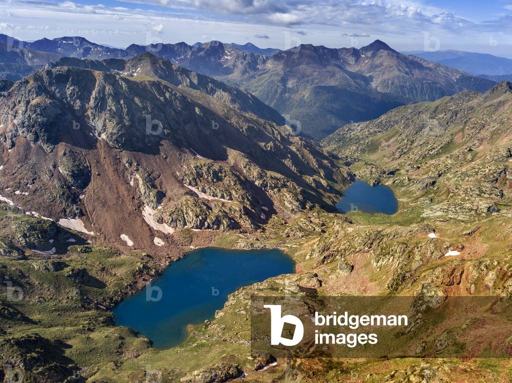 Estats pond and Sotllo pond on the way of the Pica d'Estats massif in Alt Pirineu Natural Park, Lleida, 2021 (photo)