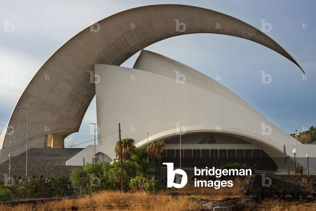 The Opera House of Santa Cruz de Tenerife, by Santiago Calatrava, Santa Cruz, Tenerife, Canary Islands, Spain (photo)