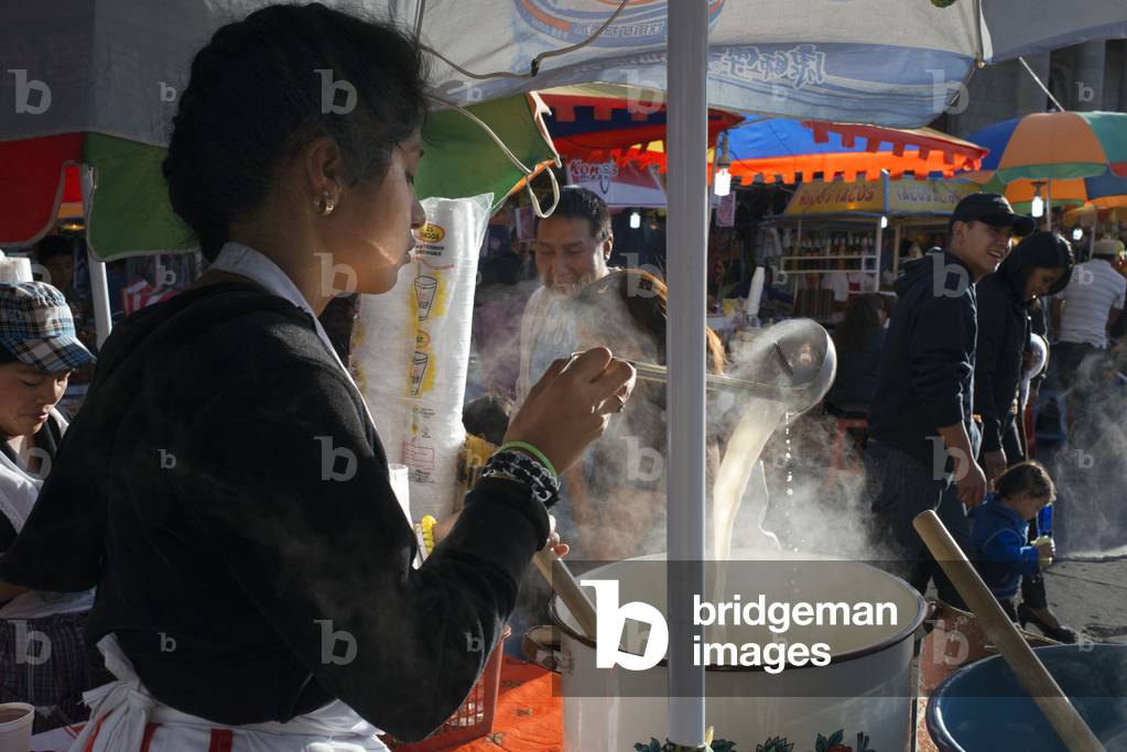 Malted milk woman seller in America Central Park, Quetzaltenango city Guatemala, 2020 (photo)